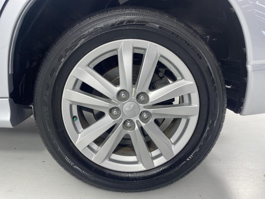 Photo '11' of Mitsubishi RVR Photo '11' of Mitsubishi RVR