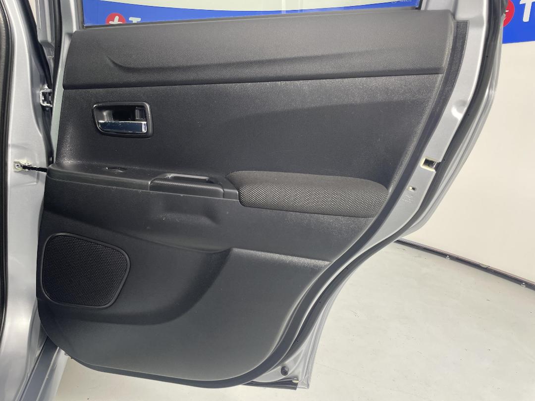 Photo '19' of Mitsubishi RVR Photo '19' of Mitsubishi RVR