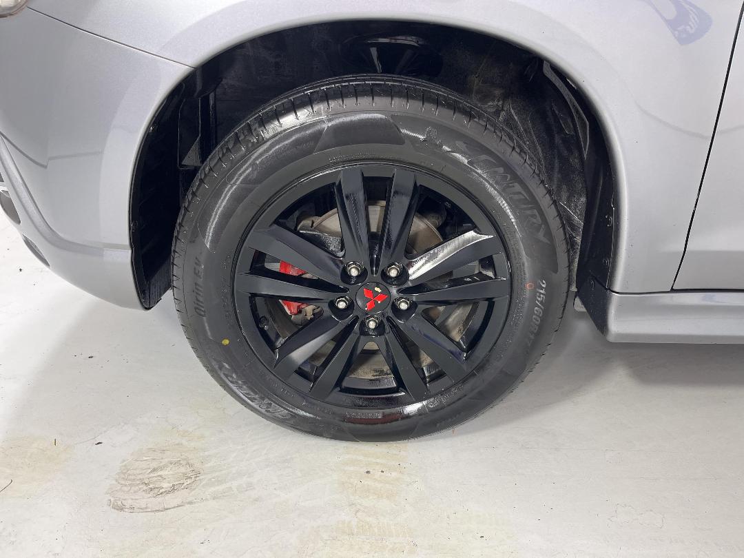 Photo '10' of Mitsubishi RVR