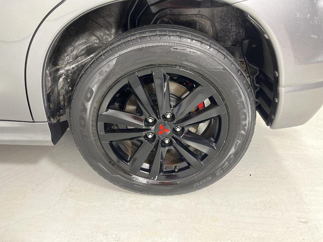 Photo '11' of Mitsubishi RVR