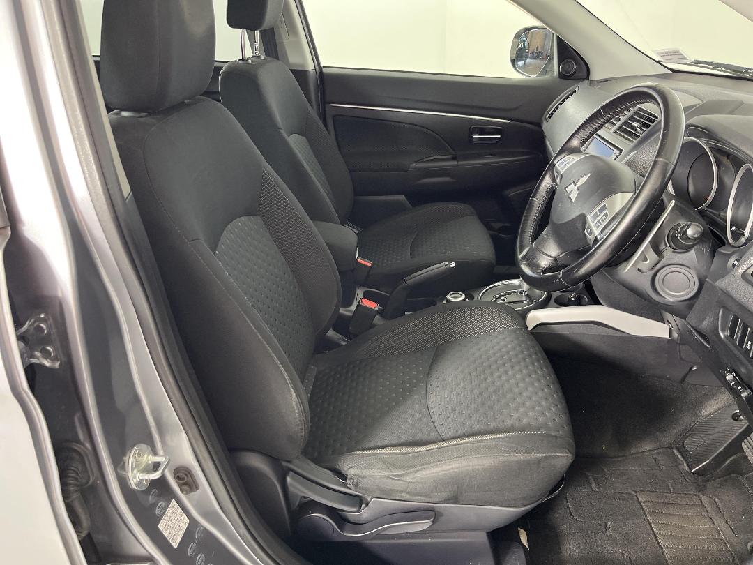 Photo '16' of Mitsubishi RVR