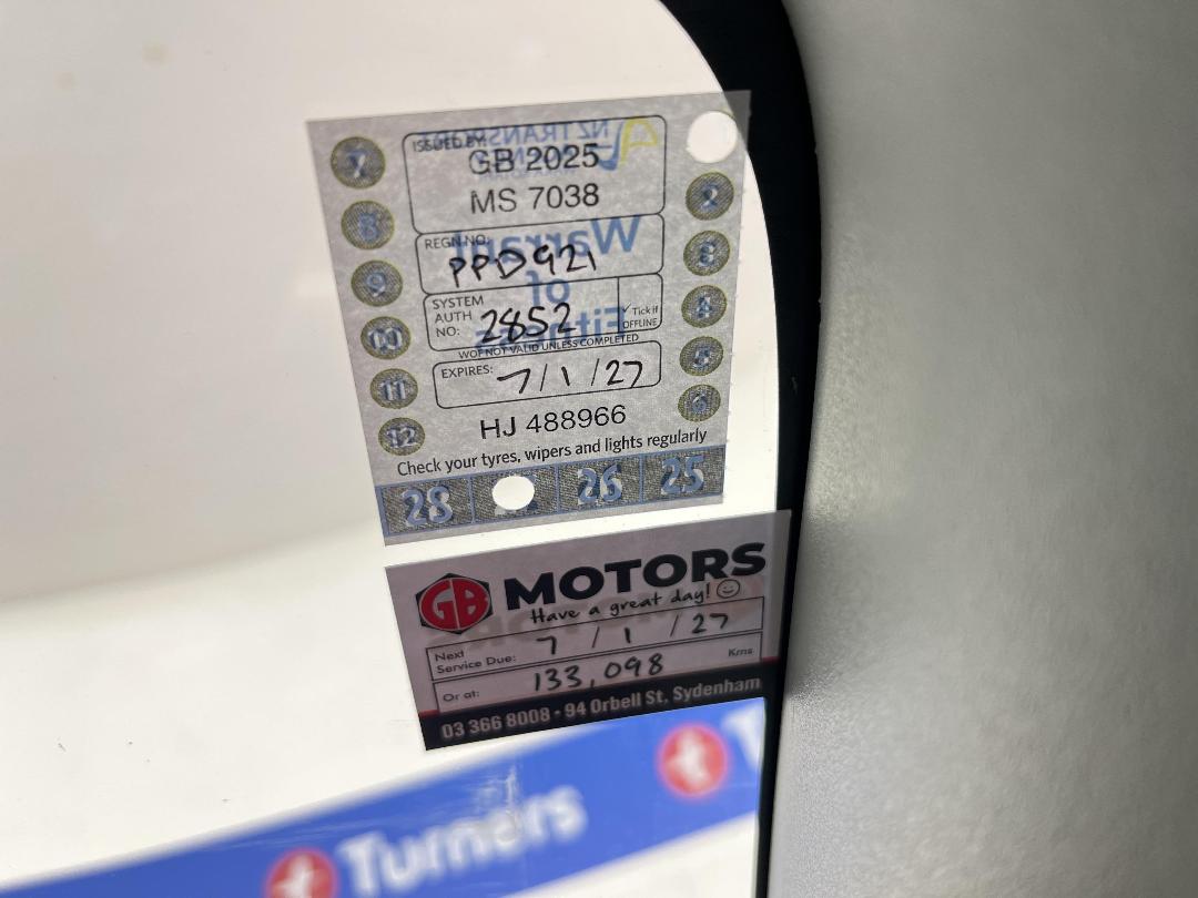 Photo '23' of Mitsubishi RVR