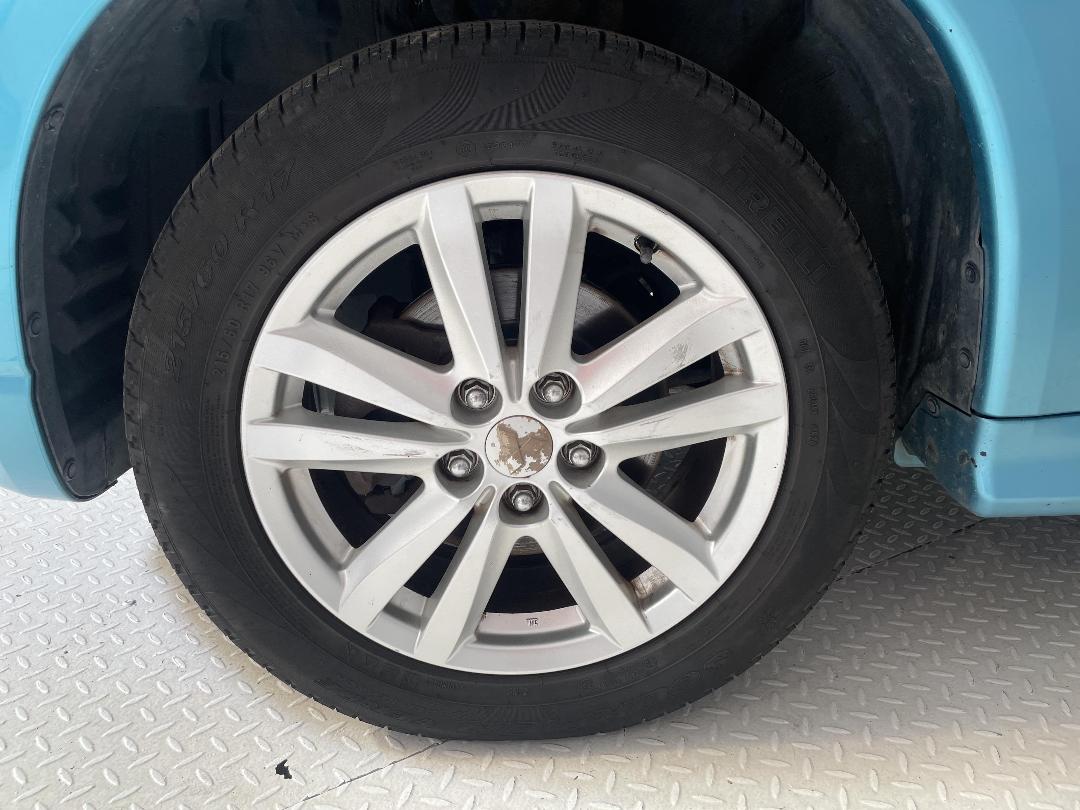 Photo '10' of Mitsubishi RVR