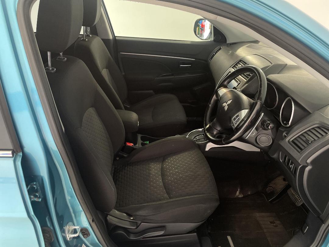 Photo '16' of Mitsubishi RVR