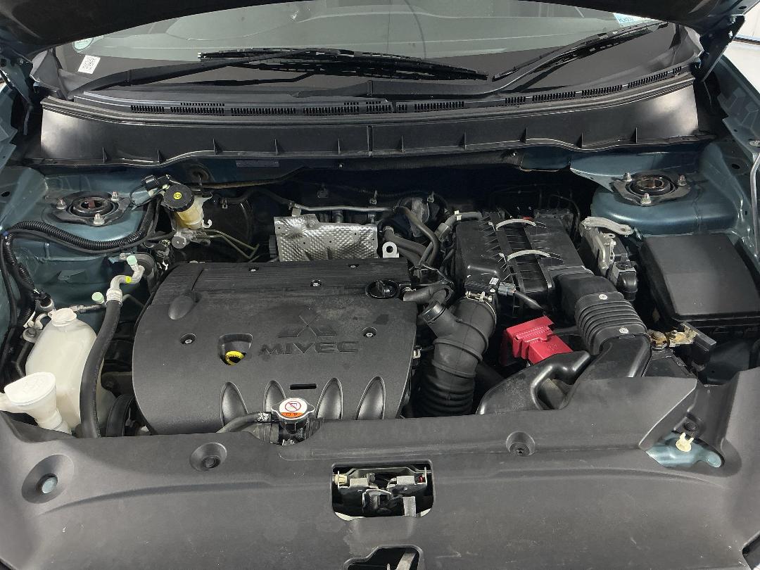 Photo '13' of Mitsubishi RVR