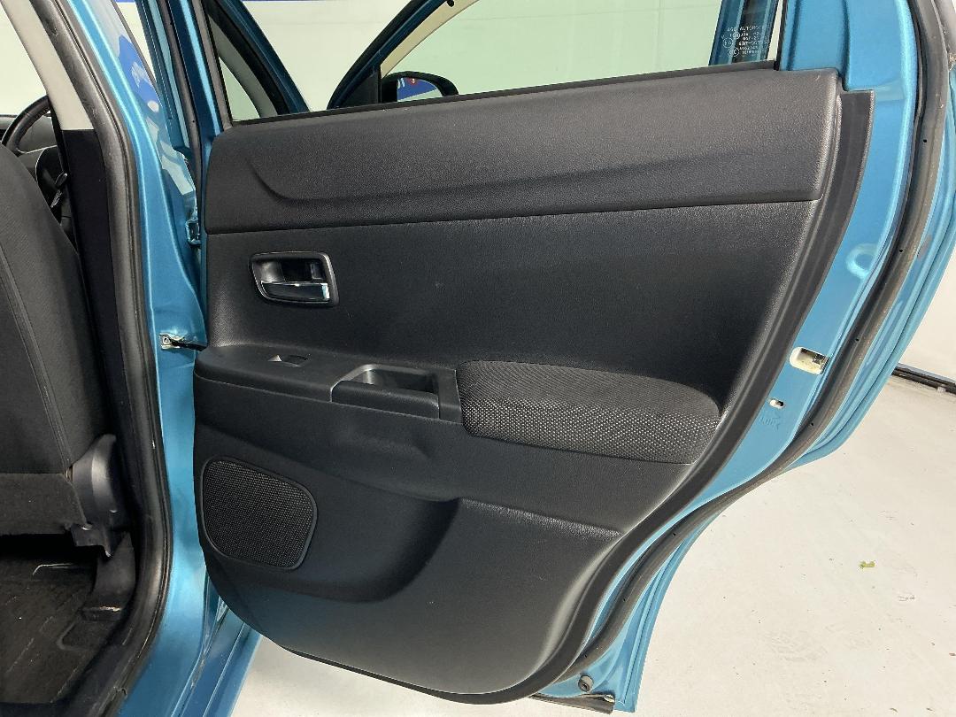 Photo '19' of Mitsubishi RVR