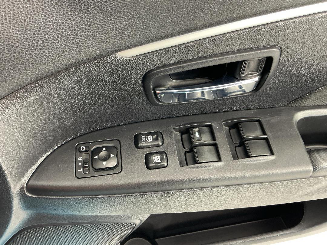 Photo '24' of Mitsubishi RVR