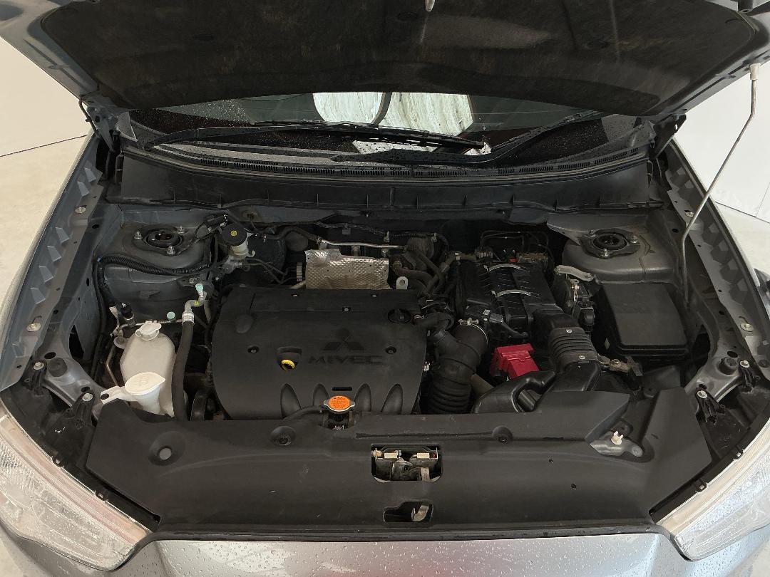 Photo '13' of Mitsubishi RVR