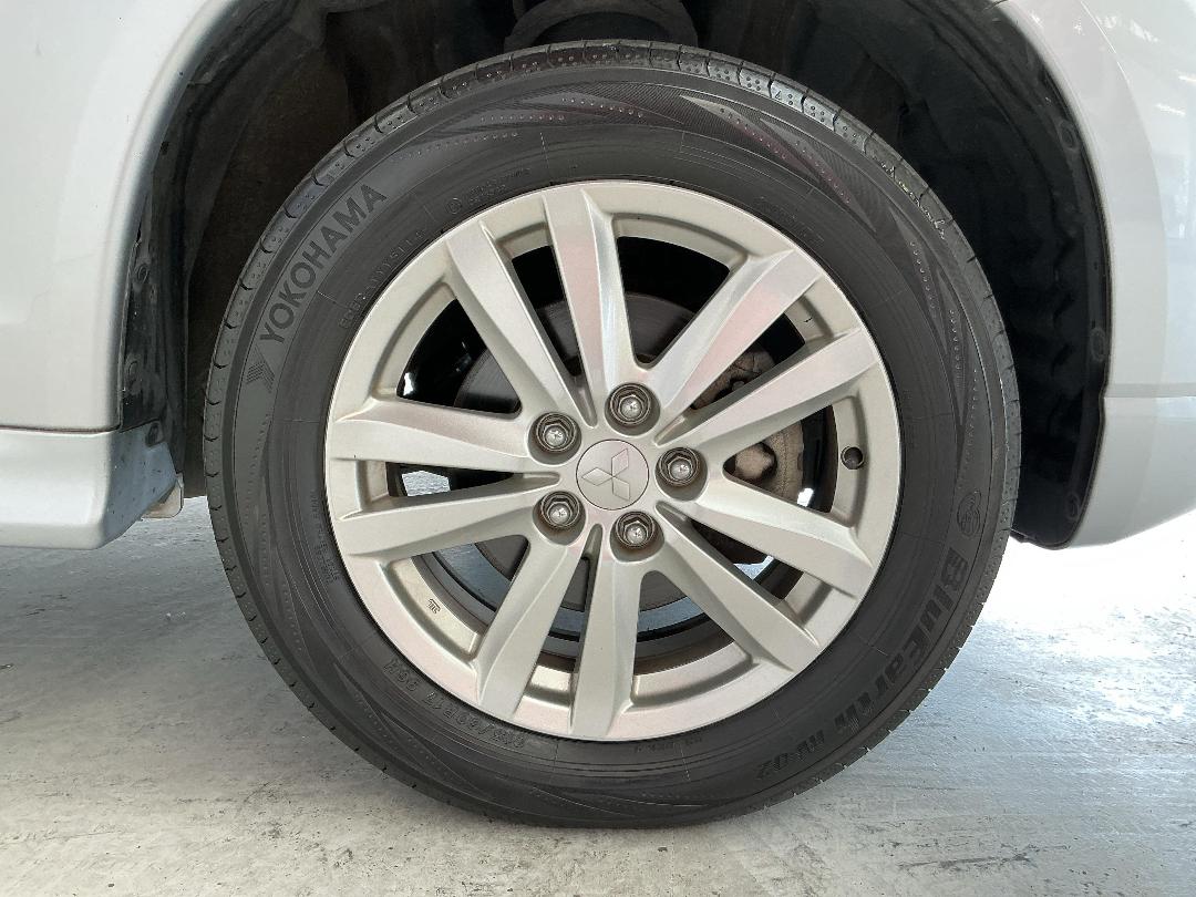 Photo '9' of Mitsubishi RVR