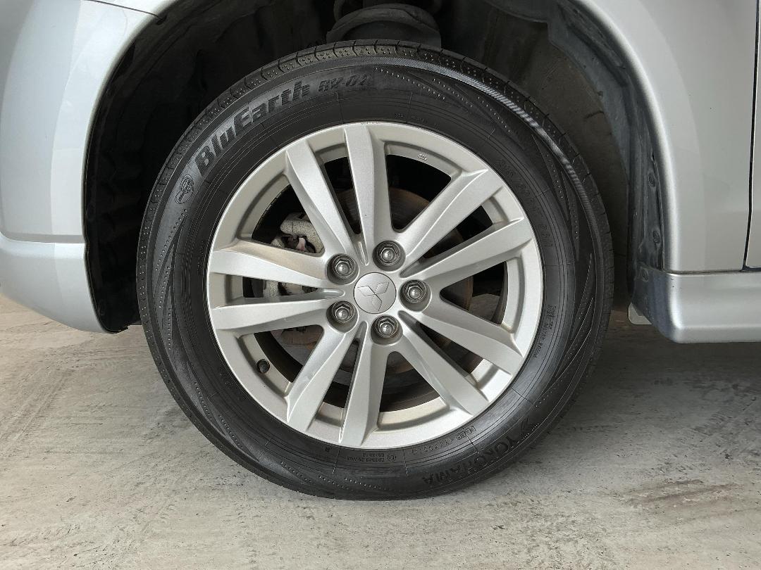 Photo '10' of Mitsubishi RVR