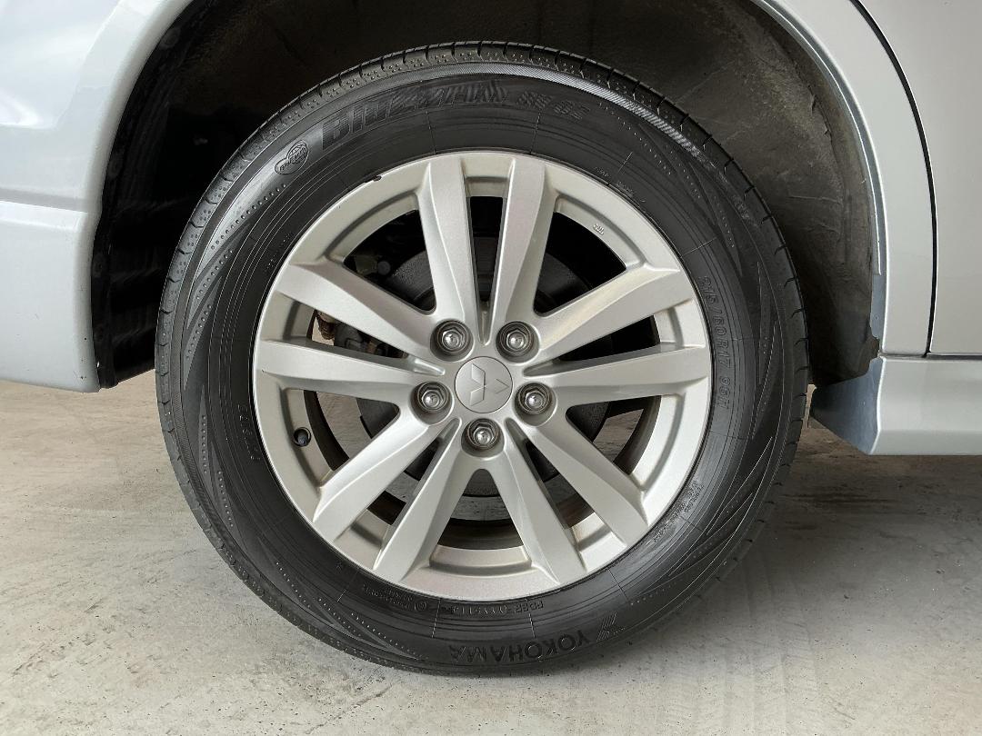 Photo '12' of Mitsubishi RVR