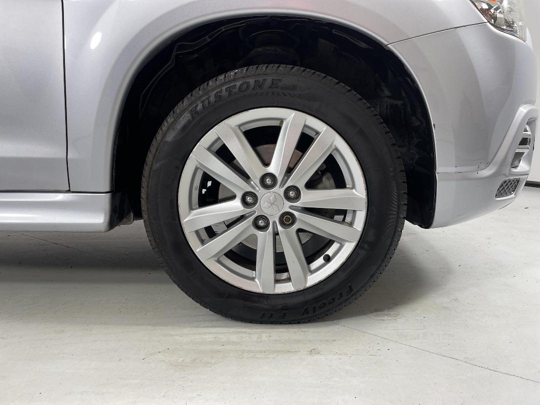 Photo '9' of Mitsubishi RVR