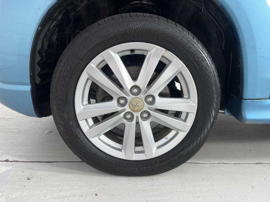 Photo '8' of Mitsubishi RVR Photo '8' of Mitsubishi RVR