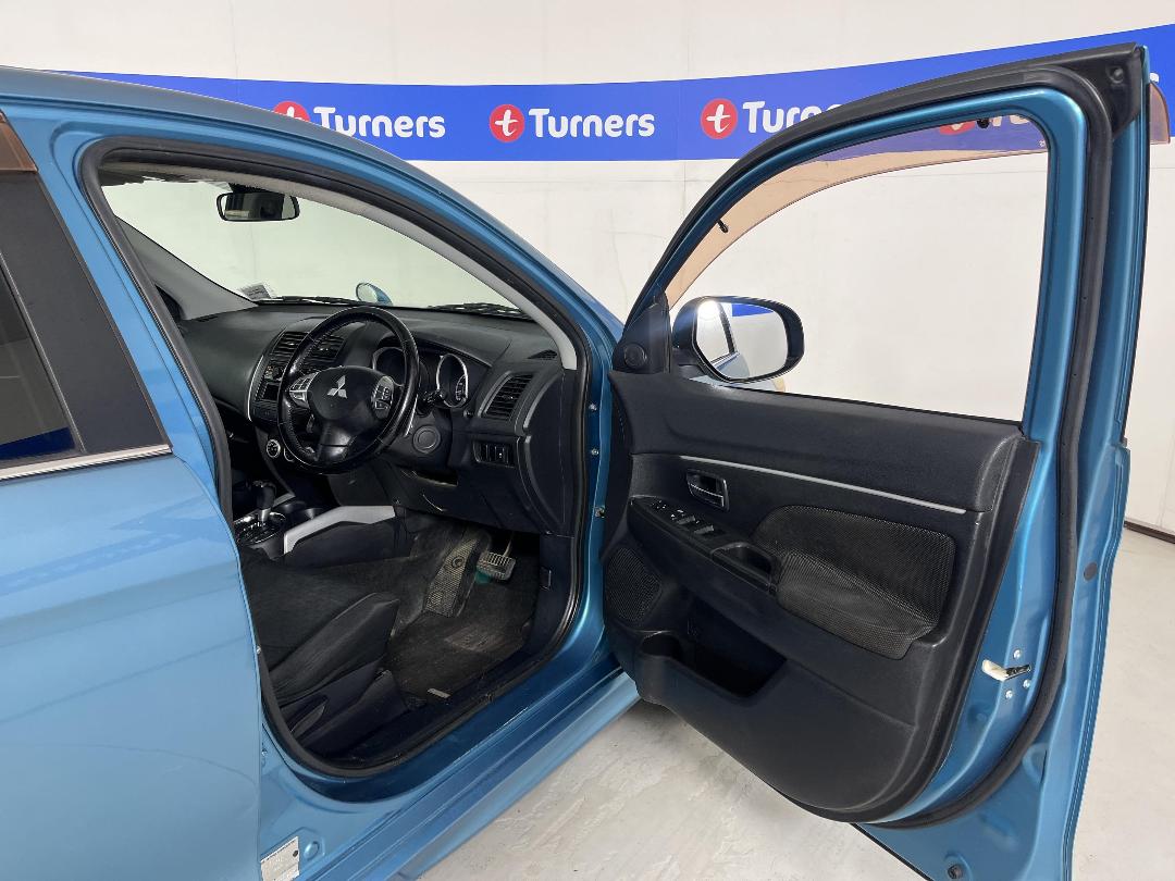 Photo '13' of Mitsubishi RVR Photo '13' of Mitsubishi RVR