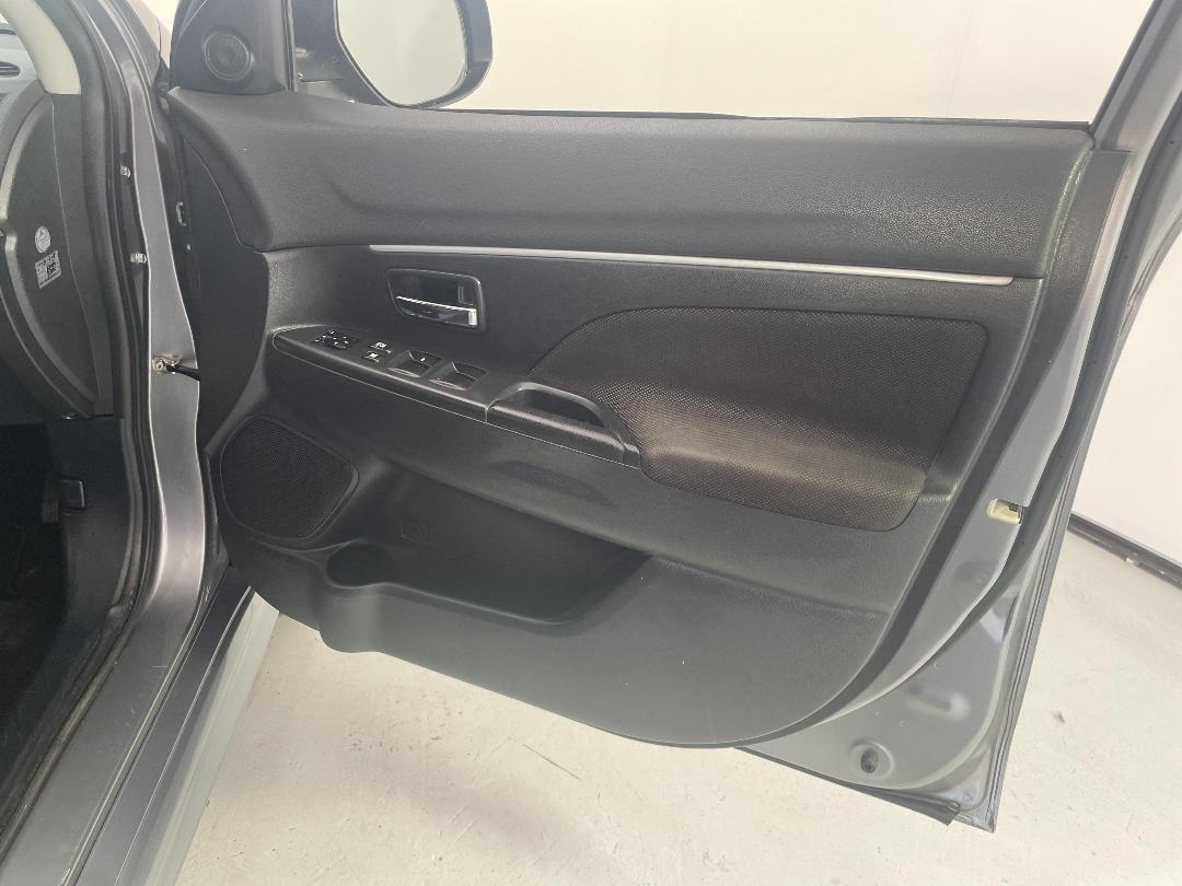 Photo '15' of Mitsubishi RVR Photo '15' of Mitsubishi RVR