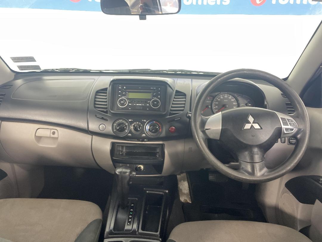 Photo '17' of Mitsubishi Triton Photo '17' of Mitsubishi Triton