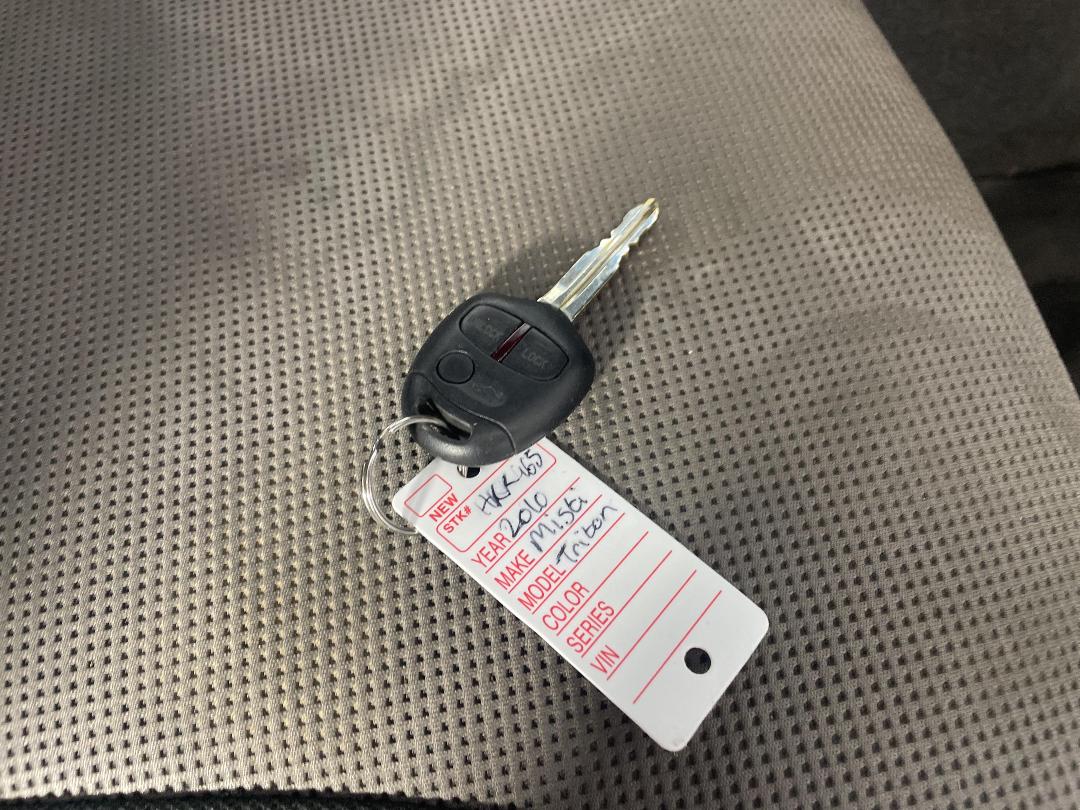 Photo '22' of Mitsubishi Triton Photo '22' of Mitsubishi Triton