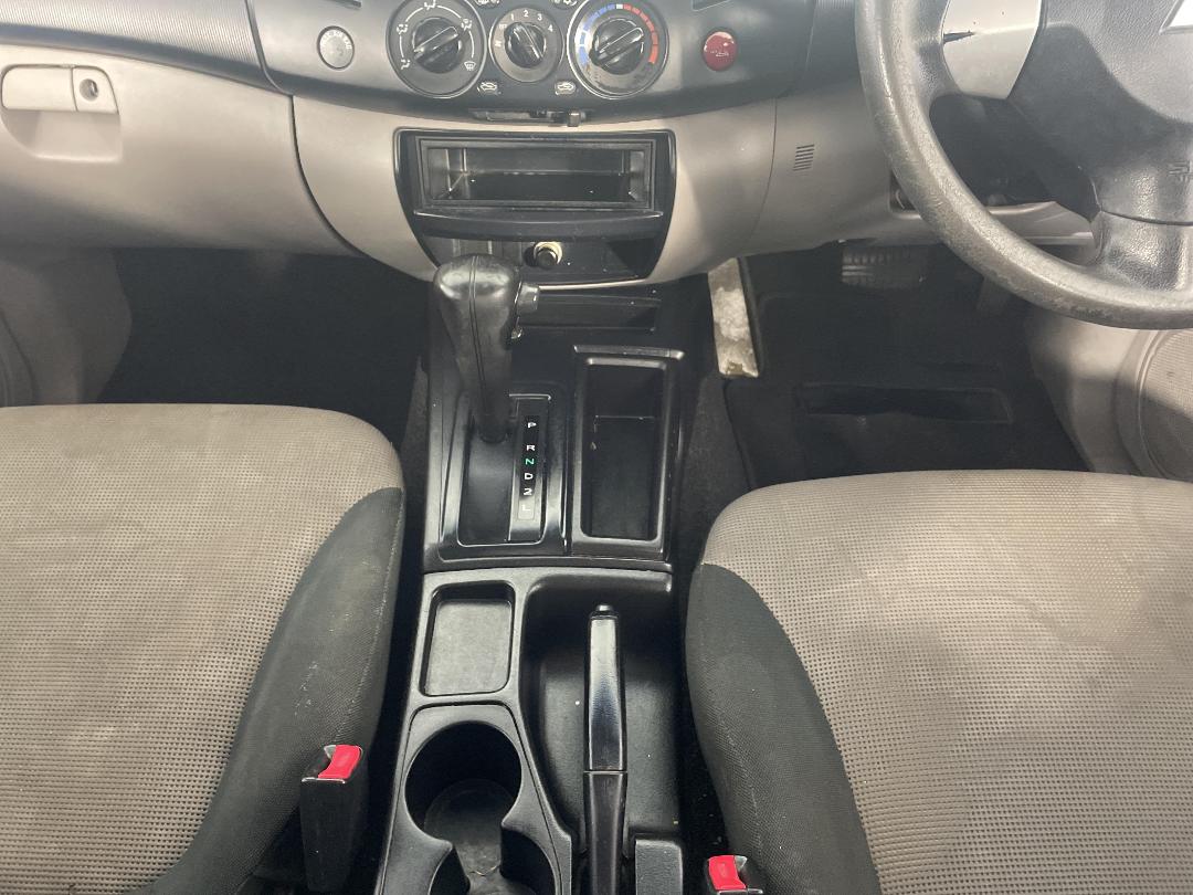 Photo '18' of Mitsubishi Triton Photo '18' of Mitsubishi Triton