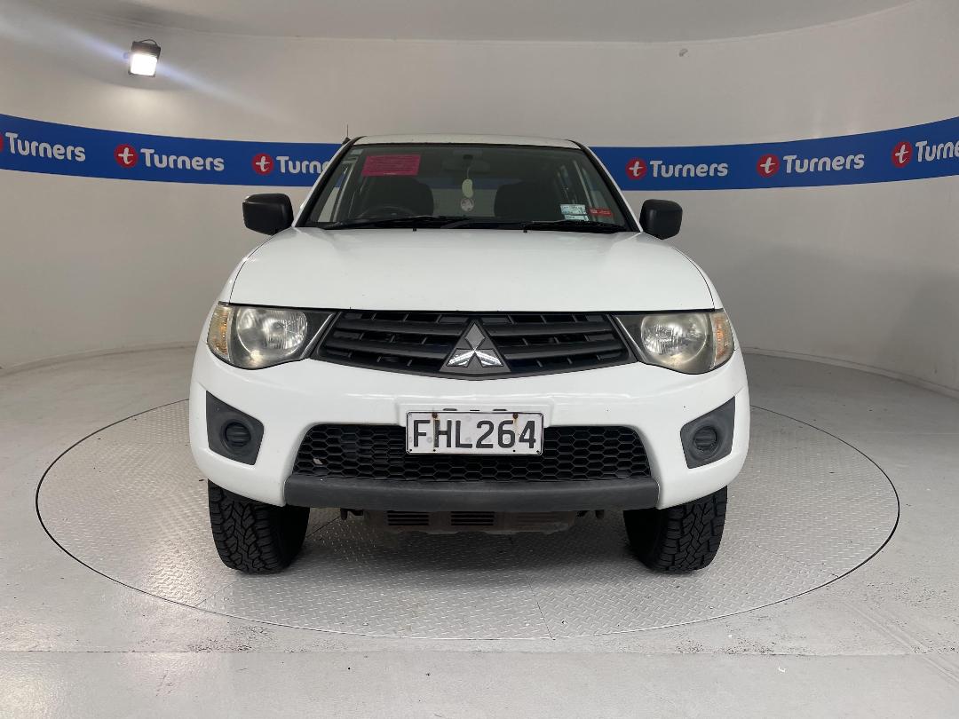 Photo '3' of Mitsubishi Triton D/CAB GL Photo '3' of Mitsubishi Triton D/CAB GL