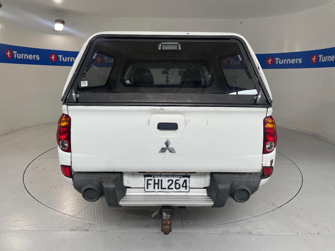 Photo '9' of Mitsubishi Triton D/CAB GL Photo '9' of Mitsubishi Triton D/CAB GL