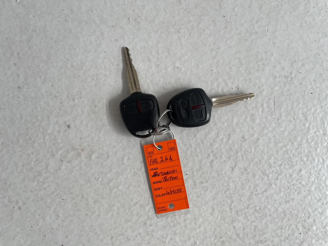 Photo '15' of Mitsubishi Triton D/CAB GL Photo '15' of Mitsubishi Triton D/CAB GL