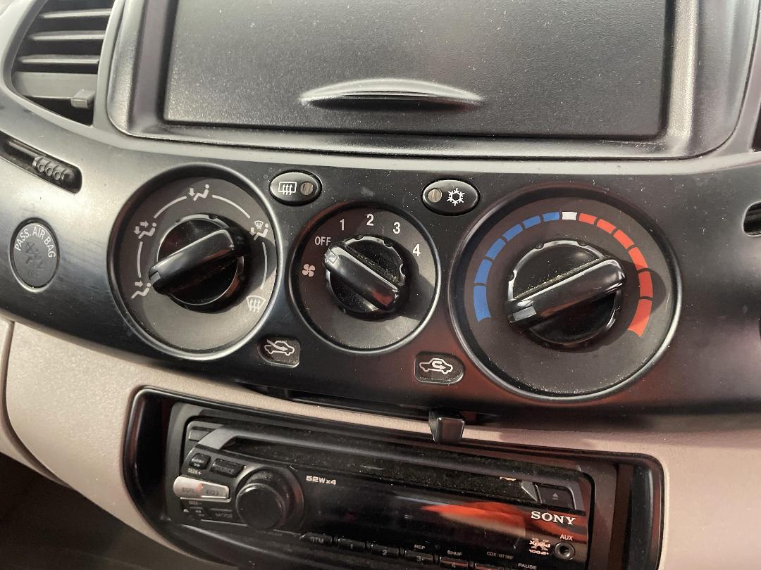 Photo '24' of Mitsubishi Triton D/CAB GL Photo '24' of Mitsubishi Triton D/CAB GL