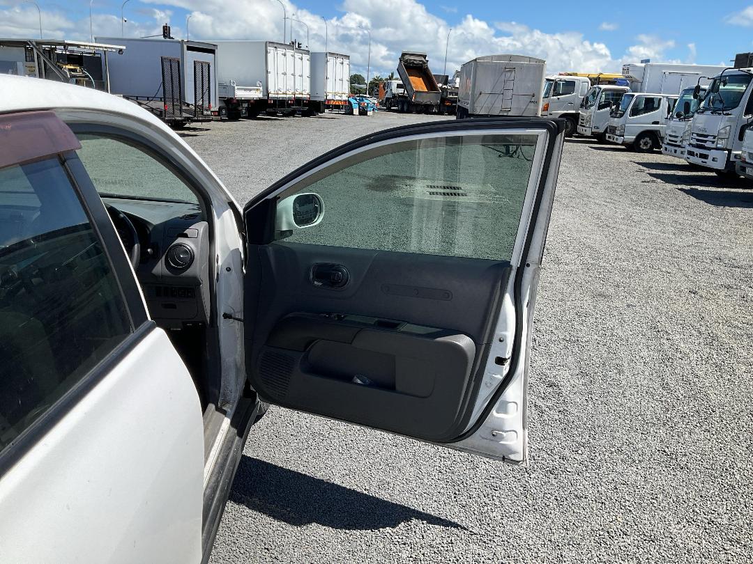 Photo '13' of Nissan AD