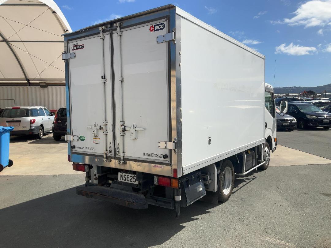 Photo '4' of Nissan Atlas 2 AXLE REFRIGERATED Chiller