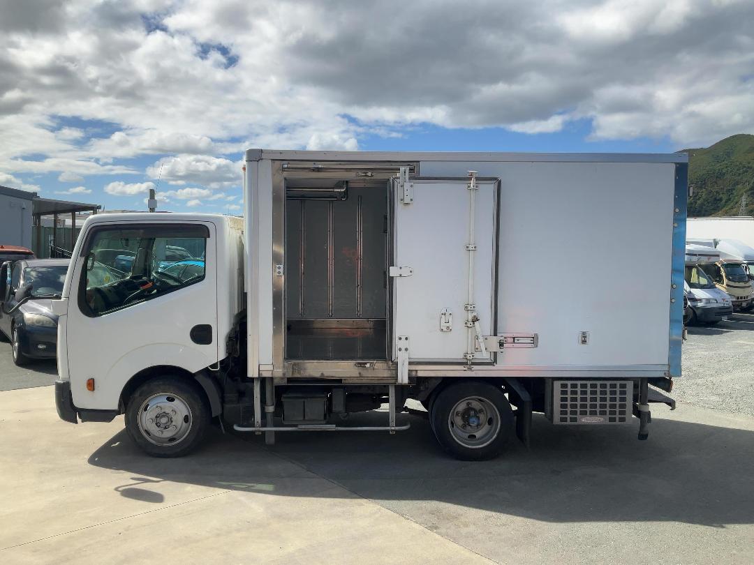 Photo '14' of Nissan Atlas 2 AXLE REFRIGERATED Chiller