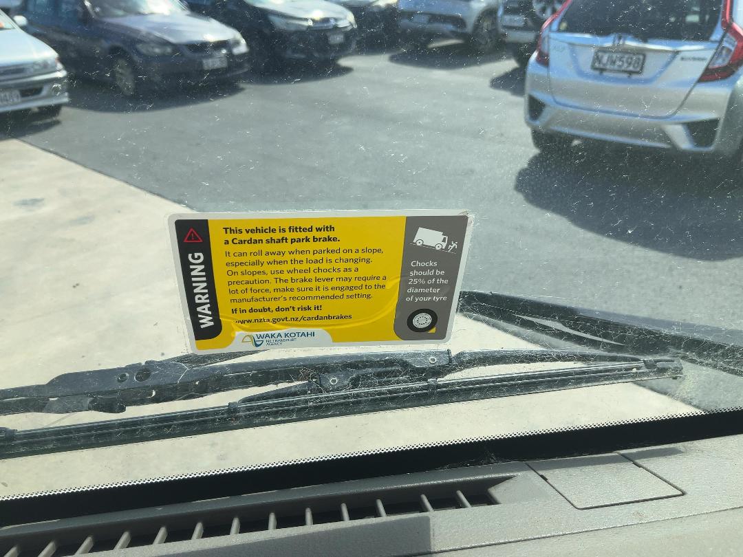 Photo '29' of Nissan Atlas 2 AXLE REFRIGERATED Chiller