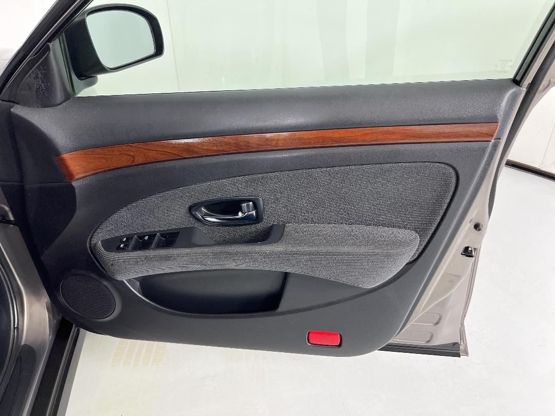 Photo '15' of Nissan Bluebird