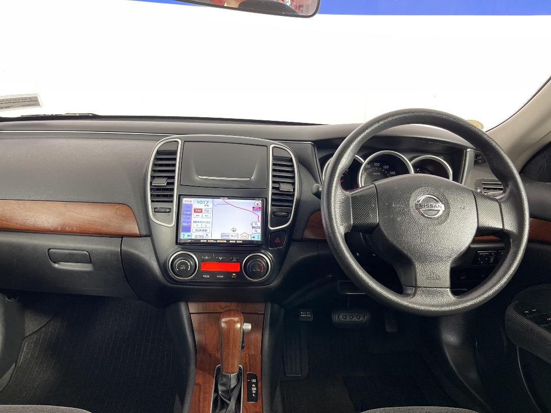 Photo '17' of Nissan Bluebird