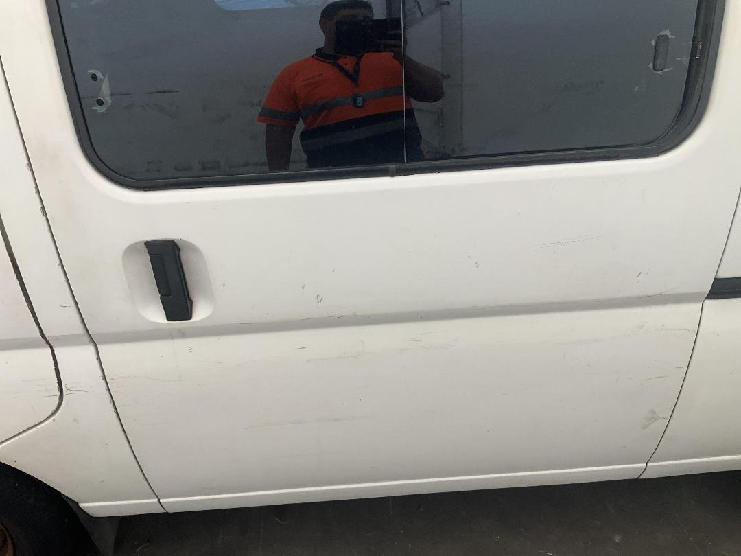 Photo '8' of Nissan Caravan