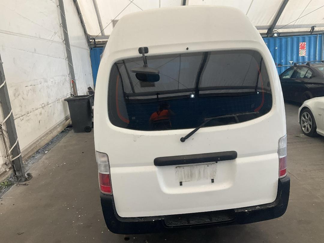 Photo '11' of Nissan Caravan