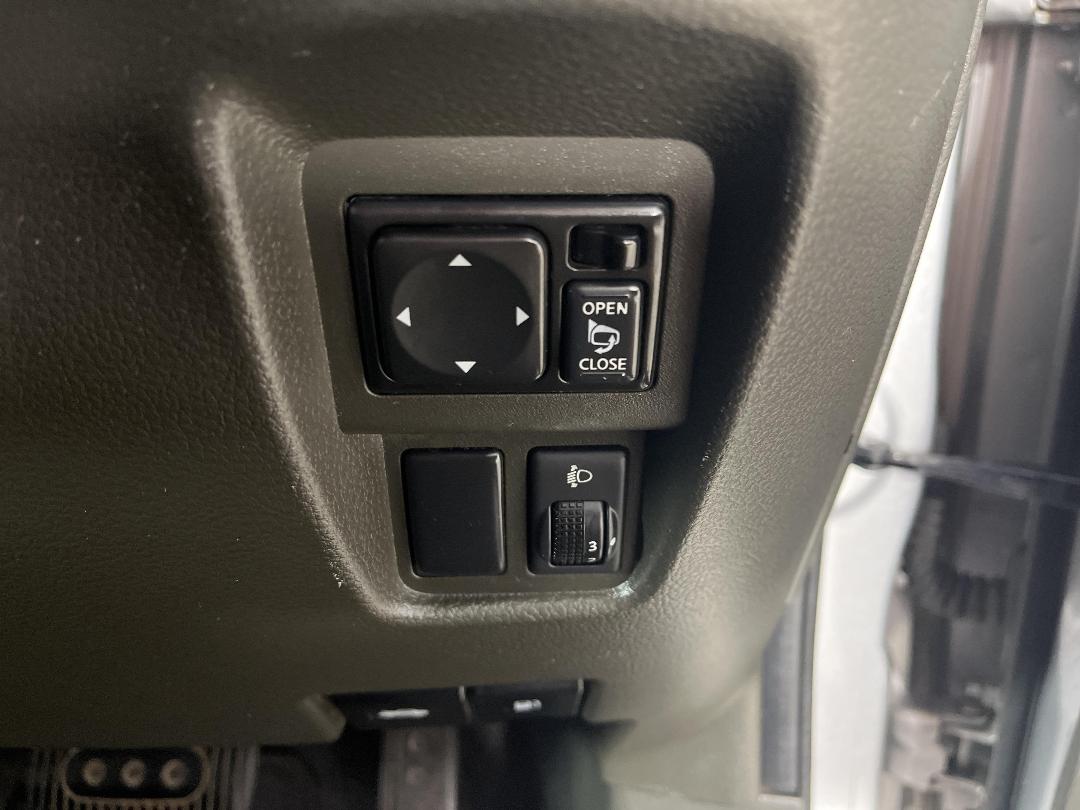 Photo '24' of Nissan Cube Photo '24' of Nissan Cube