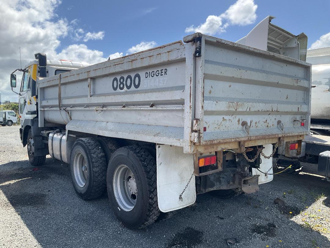 Photo '6' of Nissan Diesel CW450 6X4 Tipper