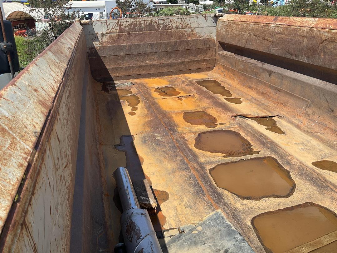 Photo '23' of Nissan Diesel CW450 6X4 Tipper