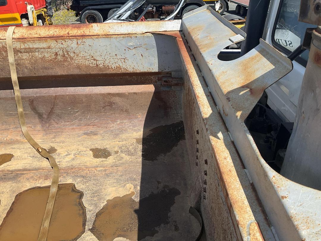 Photo '25' of Nissan Diesel CW450 6X4 Tipper