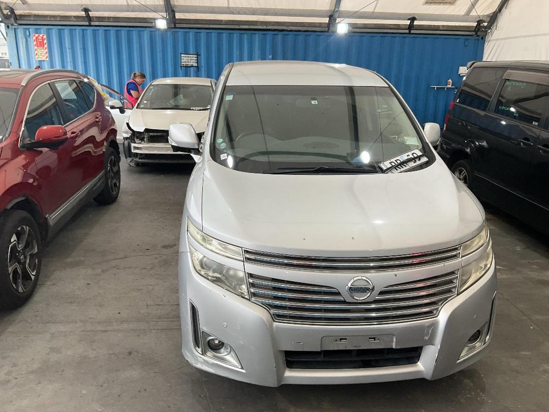 Photo '4' of Nissan Elgrand