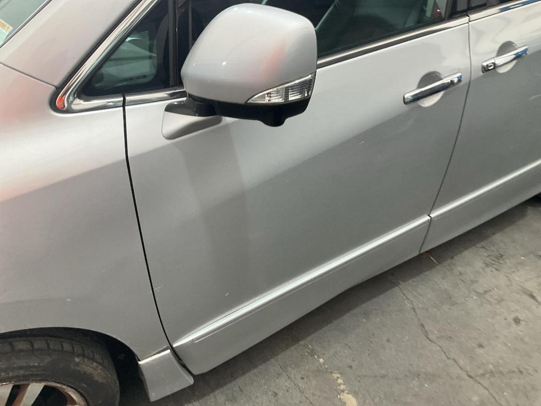 Photo '8' of Nissan Elgrand