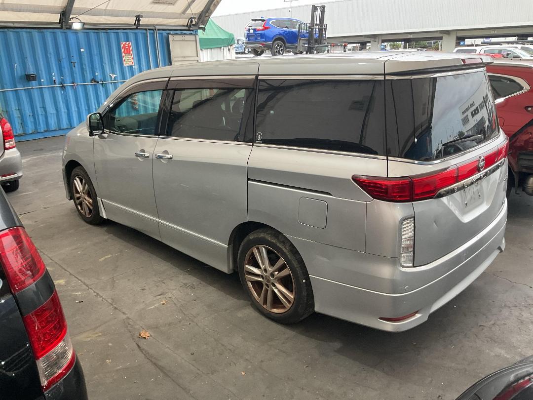 Photo '9' of Nissan Elgrand