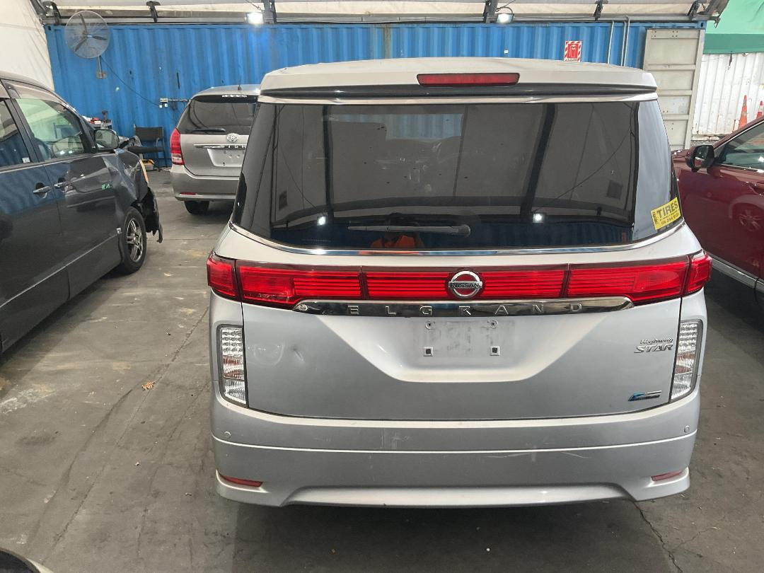 Photo '11' of Nissan Elgrand