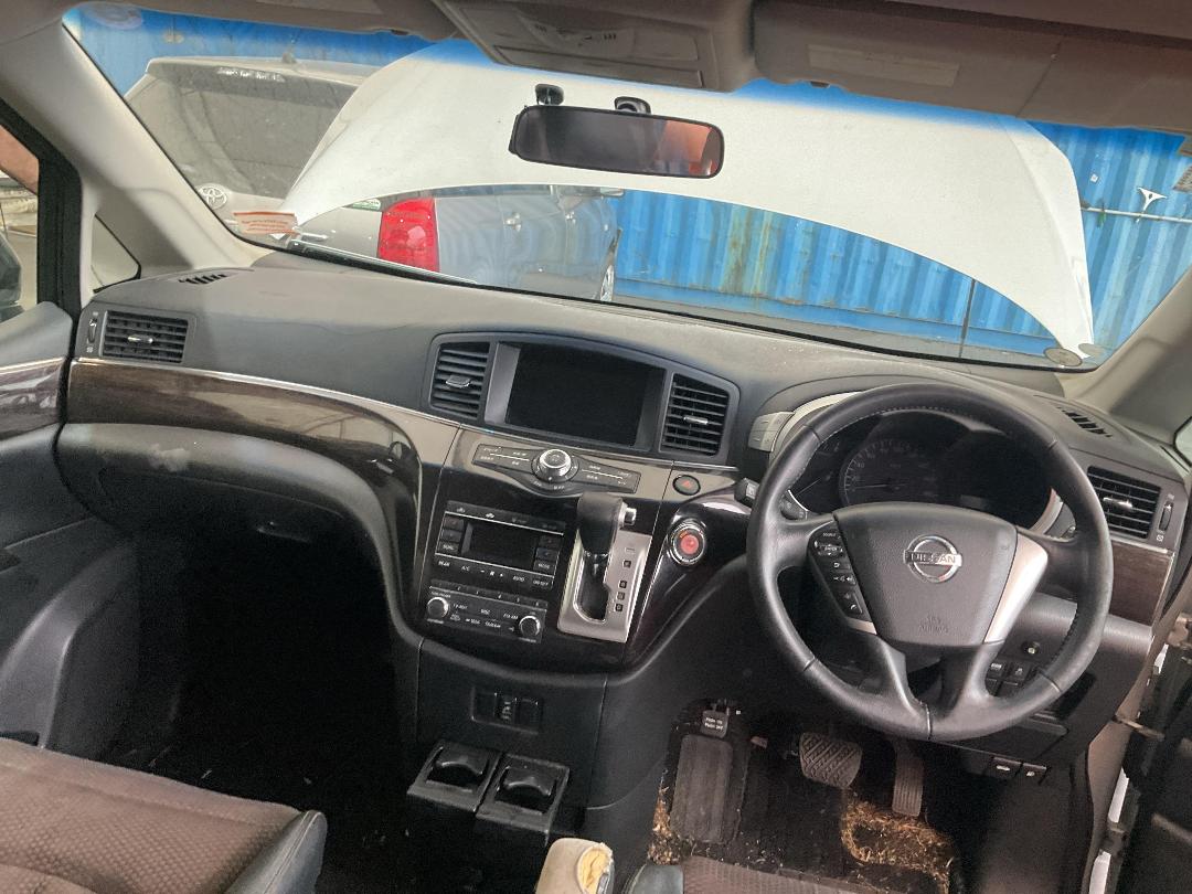 Photo '23' of Nissan Elgrand