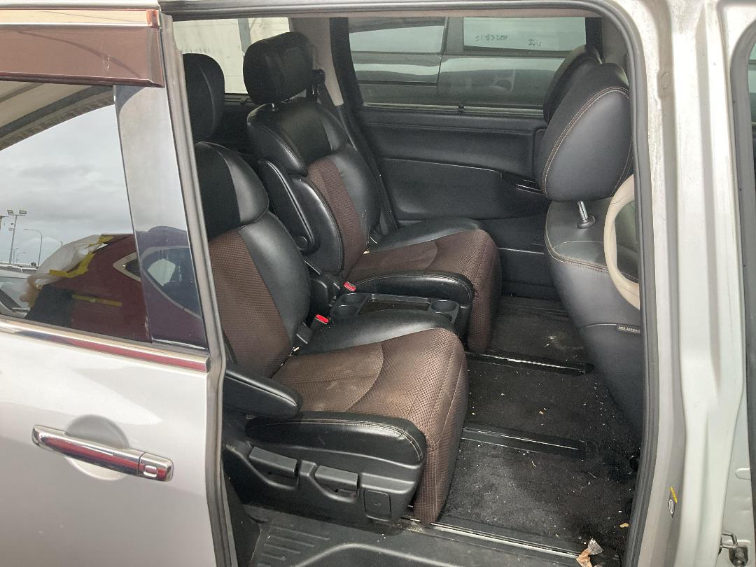 Photo '22' of Nissan Elgrand