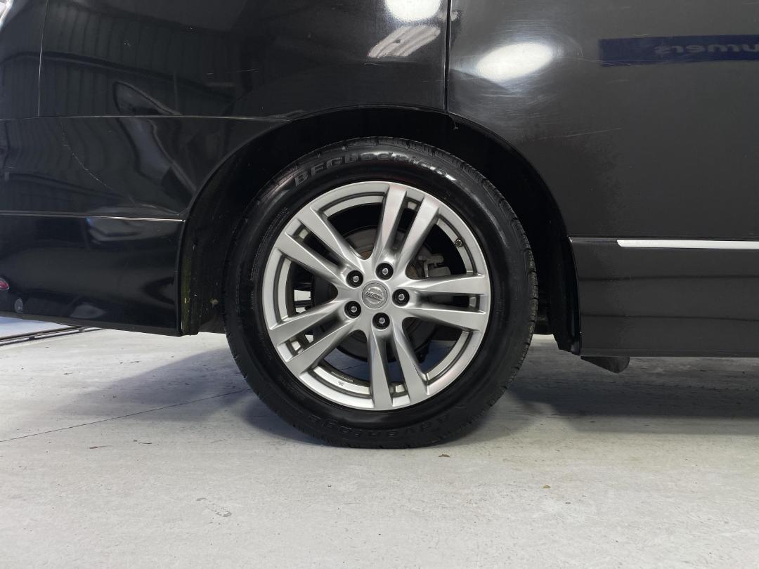 Photo '12' of Nissan Elgrand