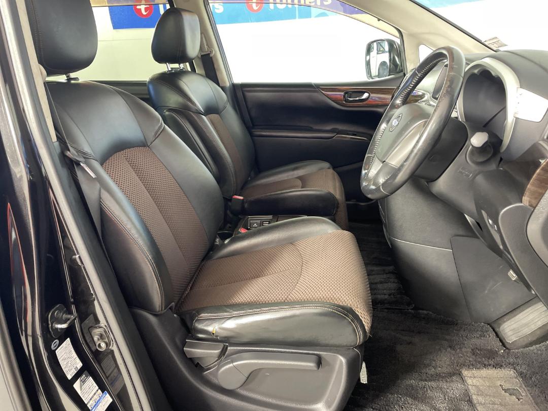 Photo '16' of Nissan Elgrand