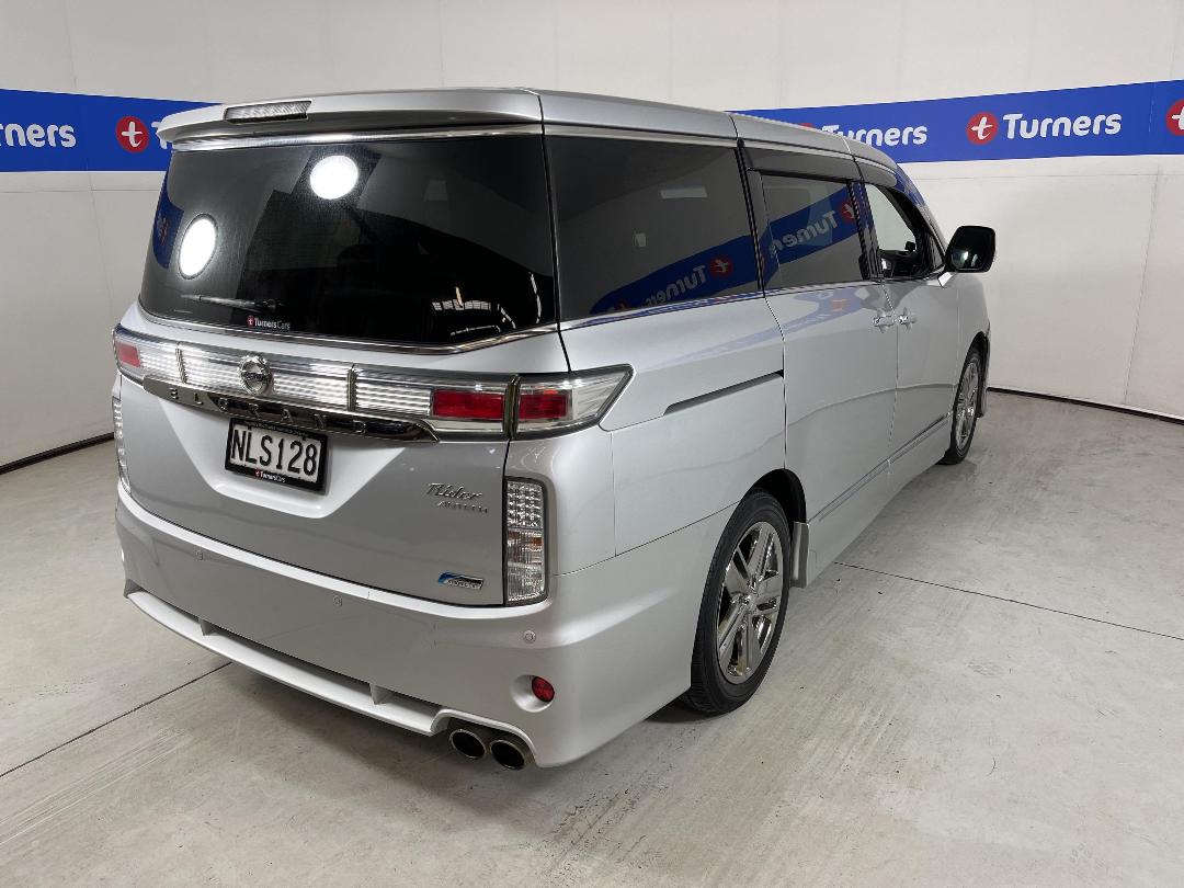 Photo '7' of Nissan Elgrand