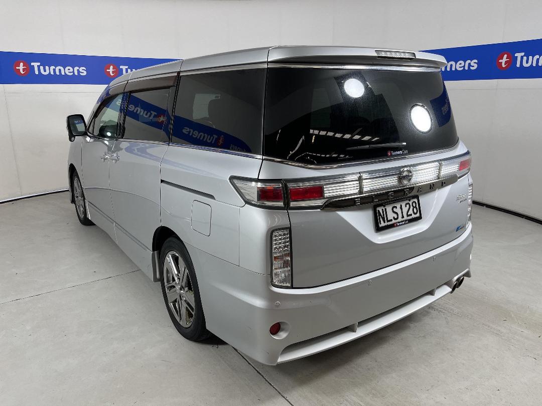Photo '5' of Nissan Elgrand