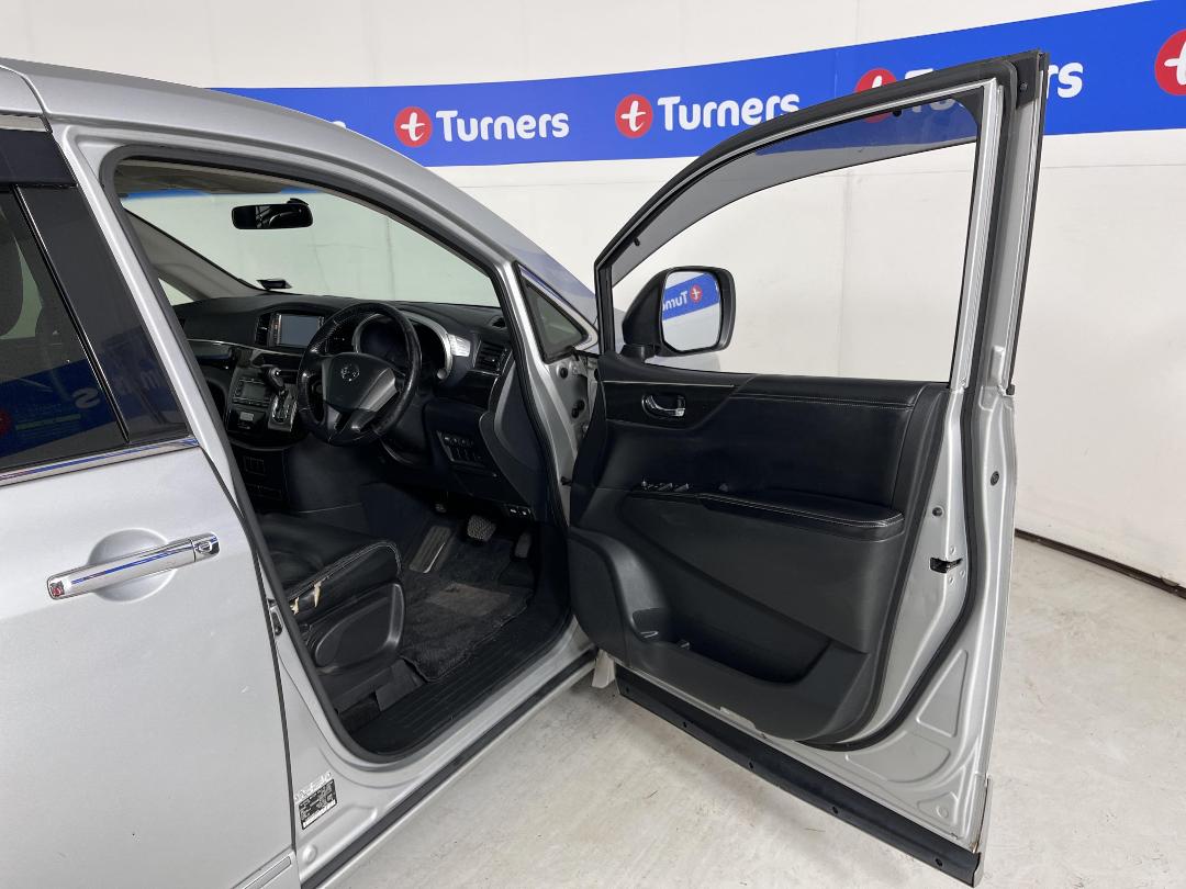 Photo '15' of Nissan Elgrand