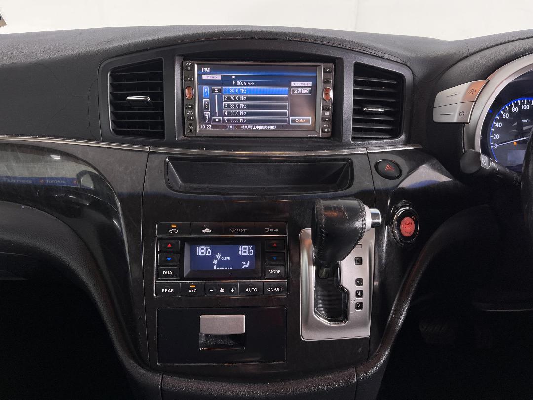 Photo '18' of Nissan Elgrand